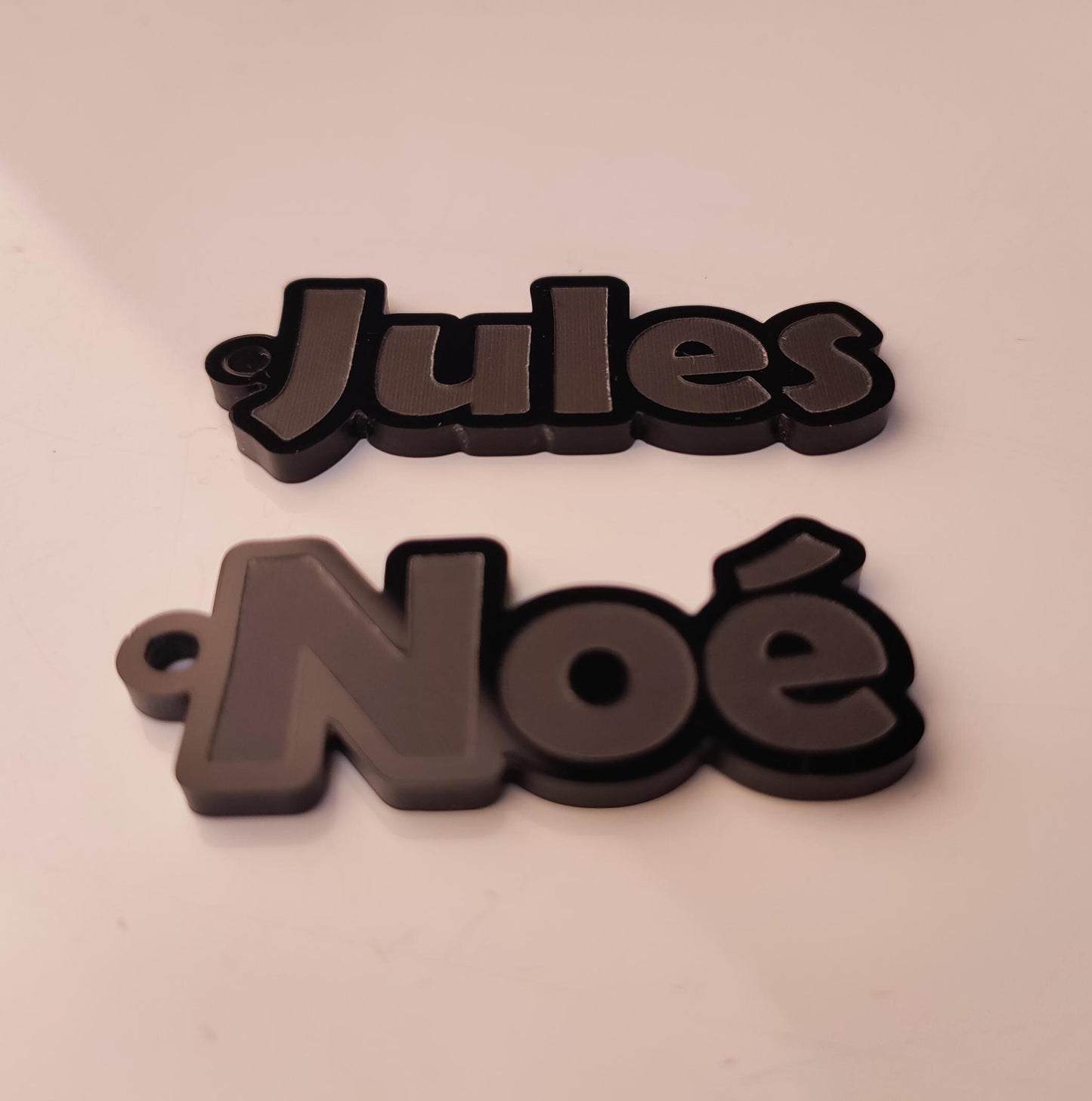 Porte-clés en acrylique noir personnalisé