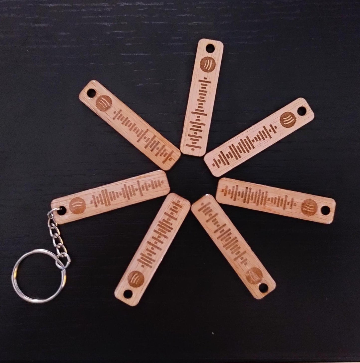 Porte-clés en bois avec code Spotify