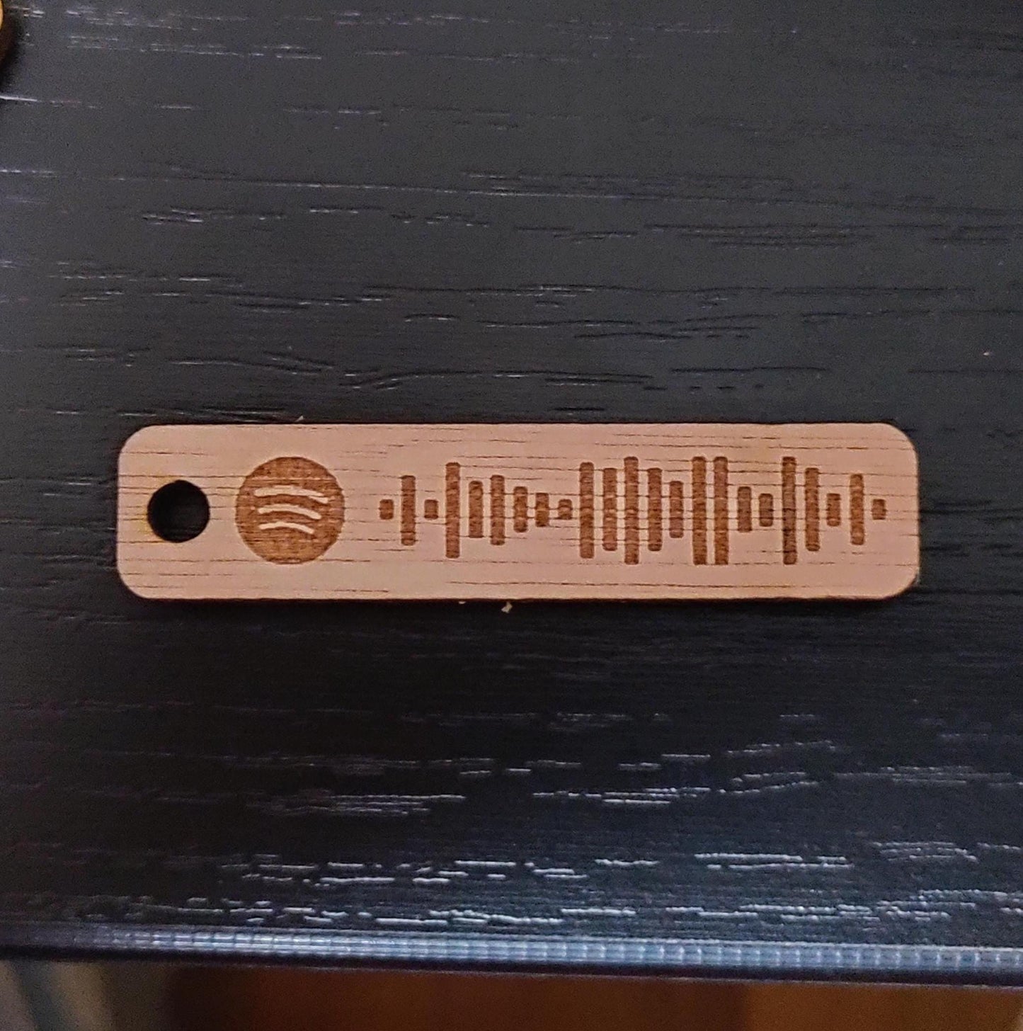 Porte-clés en bois avec code Spotify