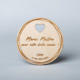 te en bois gravée avec message "Merci Maître pour cette bonne année", modèle rond