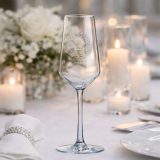 Exemples de décoration pour la personnalisation d’un verre à champagne gravé.